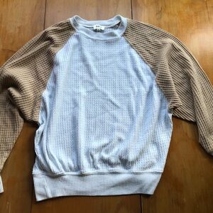Women’s S sweater
